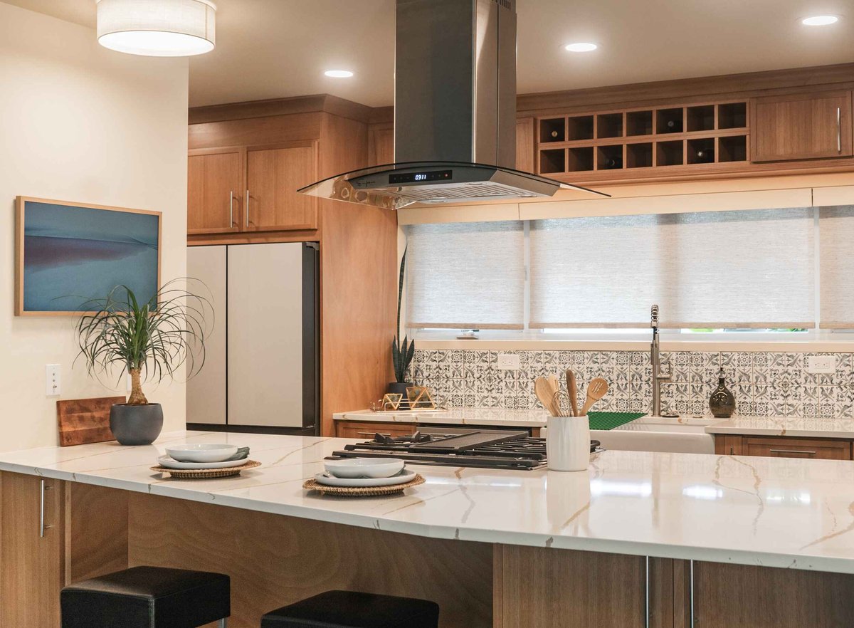 Beautiful Seattle Kitchen Remodel with Modern White & Stainless Steel Appliances